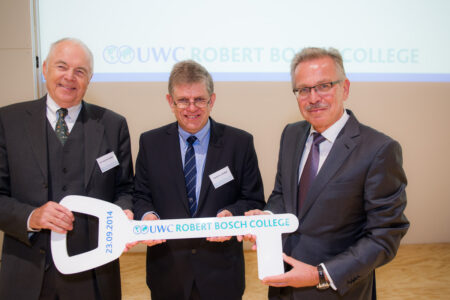 Dr. Kurt Liedtke (left) at the opening of the UWC Robert Bosch College.
